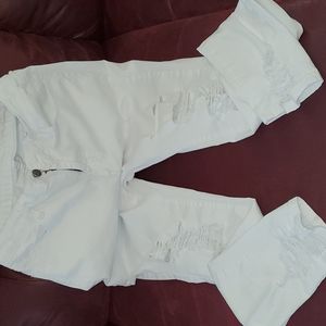 White distressed jeans